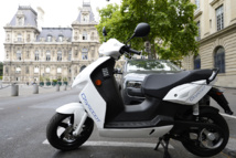 Les scooters électriques en libre service dès mardi dans les rues de Paris Les scooters électriques en libre service dès mardi dans les rues de Paris