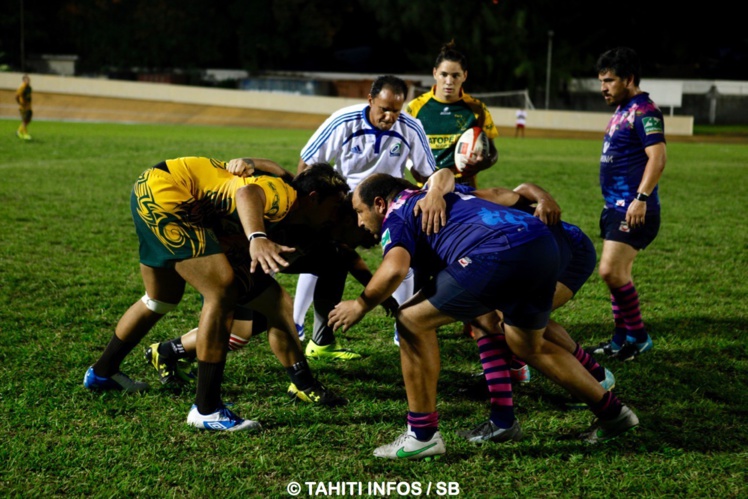 L'équipe de Rapa Nui, en bleu, n'a pas démérité L'équipe de Rapa Nui, en bleu, n'a pas démérité