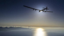 Sous un soleil radieux, Solar Impulse 2 survole l'Atlantique pour rallier l'Europe Sous un soleil radieux, Solar Impulse 2 survole l'Atlantique pour rallier l'Europe