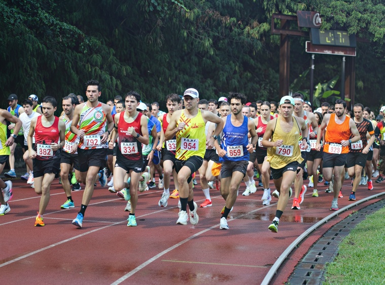 Forte participation samedi au Championnat de Polynésie du 10 km avec 150 partants et la victoire à l’arrivée de Benjamin Zorgnotti (954).