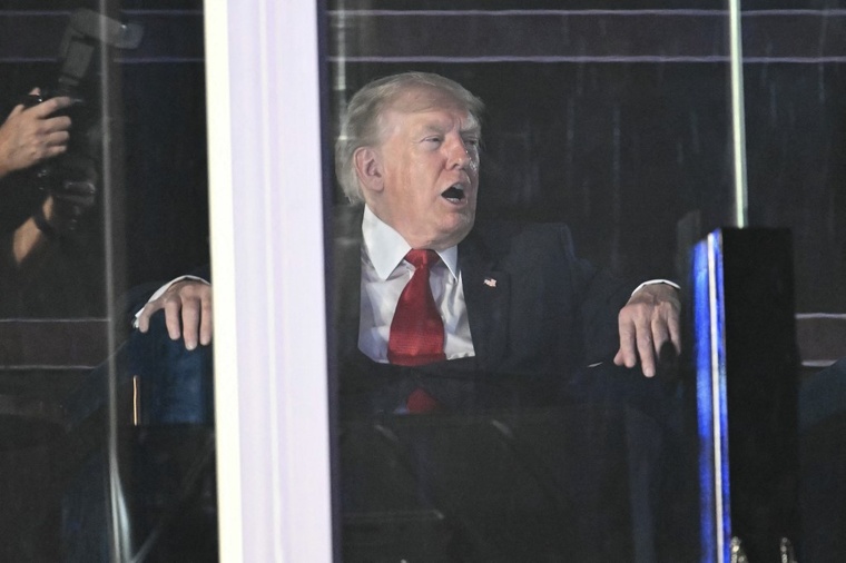 Avant les élections, Trump ressort la peur du grand méchant Rouge