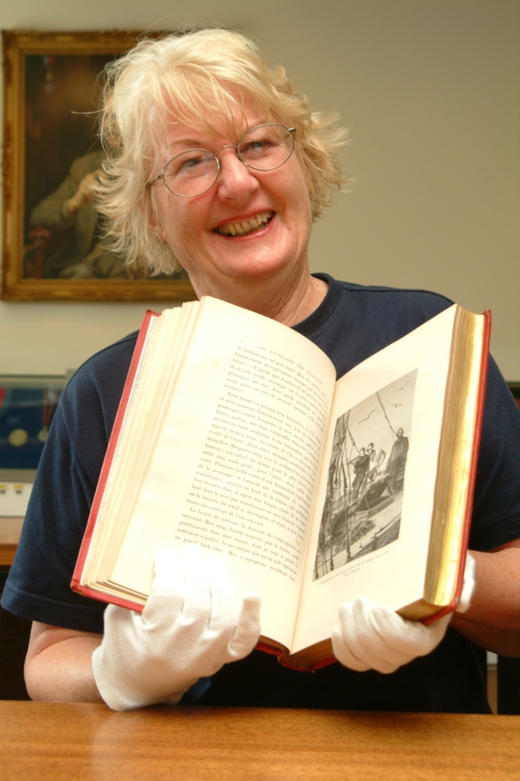 Joan Druett, l’auteure de Tupaia, en dédicace à Tahiti