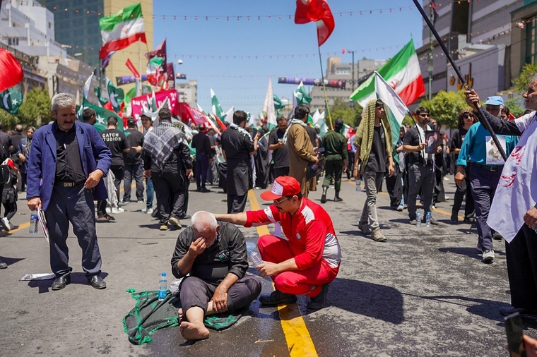 Massif échange de frappes entre l'Iran et les Etats-Unis avant l'inhumation de Khamenei Massif échange de frappes entre l'Iran et les Etats-Unis avant l'inhumation de Khamenei