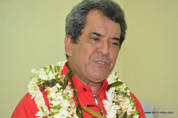 Edouard Fritch, samedi lors de l'inauguration de la permanence du Tapura Huiraatira, rue Colette à Papeete.
