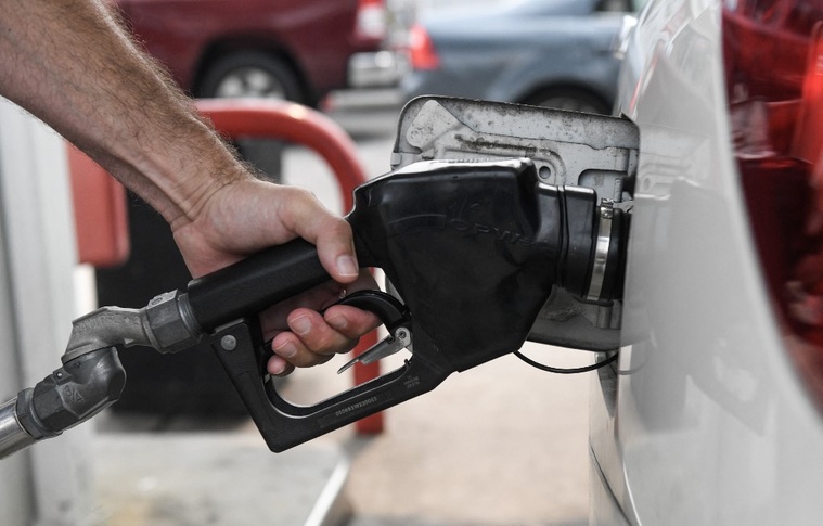 Le pétrole dépasse les 100 dollars après des attaques en mer Rouge Le pétrole dépasse les 100 dollars après des attaques en mer Rouge