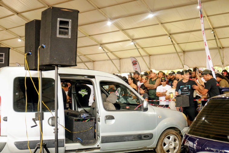 Car bass : les passionnés rêvent d'un festival Car bass : les passionnés rêvent d'un festival