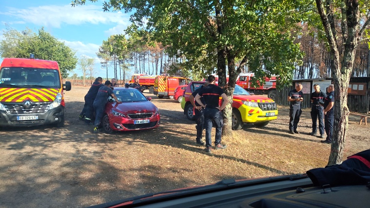 Première journée sur le terrain, ce mardi, pour les pompiers polynésiens avec leurs confrères de Dordogne (Crédit : DR).