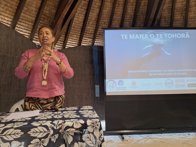 Le Dr. Mere Takoko, directrice du Pacific Whale Fund et confondatrice du Moananui Sanctuary Trust, a assuré la présentation (Crédit : Anne-Charlotte Lehartel).