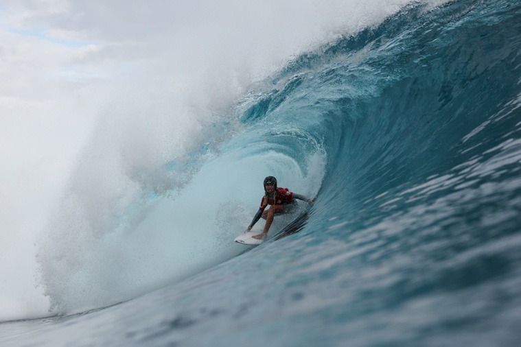 Ça passe pour Kelia Gallina à Teahupo’o