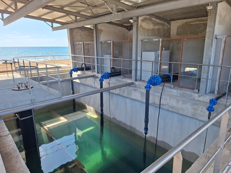 L’une des deux stations de pompage d’eau de mer qui serviront à alimenter les huit lots.