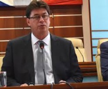 Réélection de Thierry Santa (LR) à la tête du Congrès de N-Calédonie