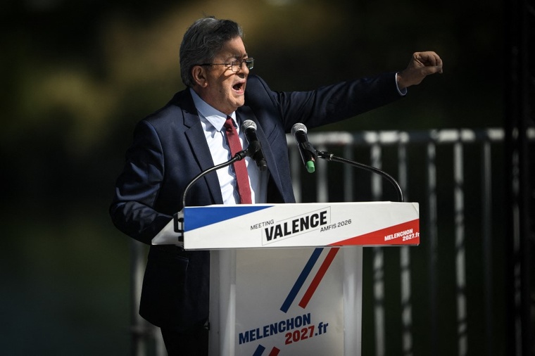 Présidentielle: un sondage confirme la dynamique de Mélenchon, Philippe reste légèrement devant (Ifop)