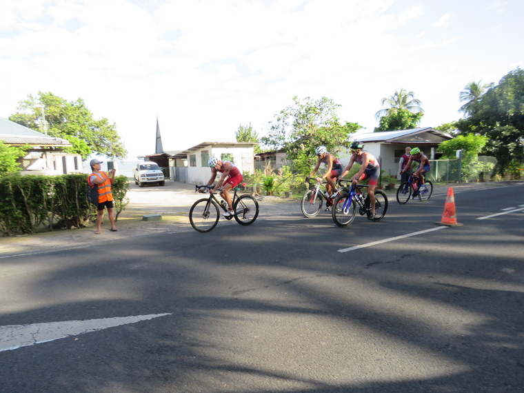 Les triathlètes se testent à Moorea avant les Jeux