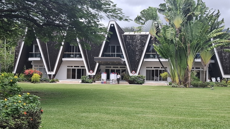 “C'est la maison du peuple” “C'est la maison du peuple”