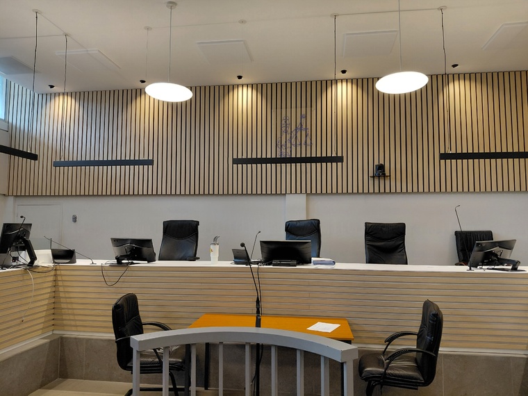 ​Mandat de dépôt pour Terupe Salmon