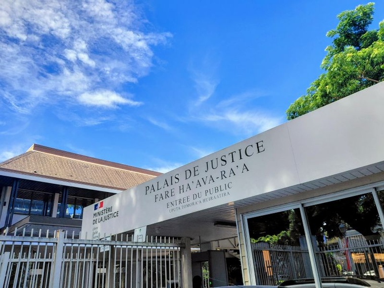 ​Arrêté grâce à “Tahiti vol”