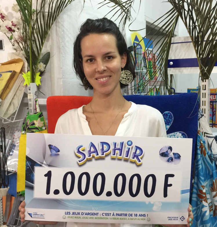 Taravao: Une jeune gagnante décroche 1 Millions F avec un Saphir Taravao: Une jeune gagnante décroche 1 Millions F avec un Saphir