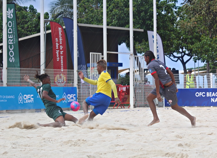 Beach soccer –Les Tiki Toa en démonstration Beach soccer –Les Tiki Toa en démonstration