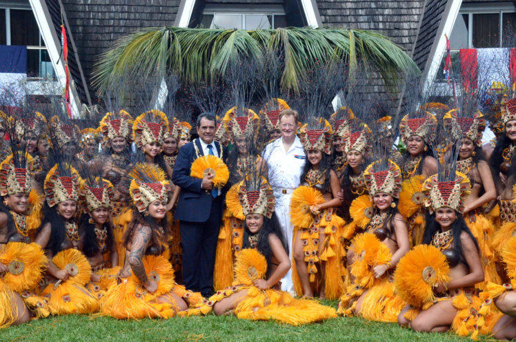 Un défilé du 14 juillet entre pluie et soleil