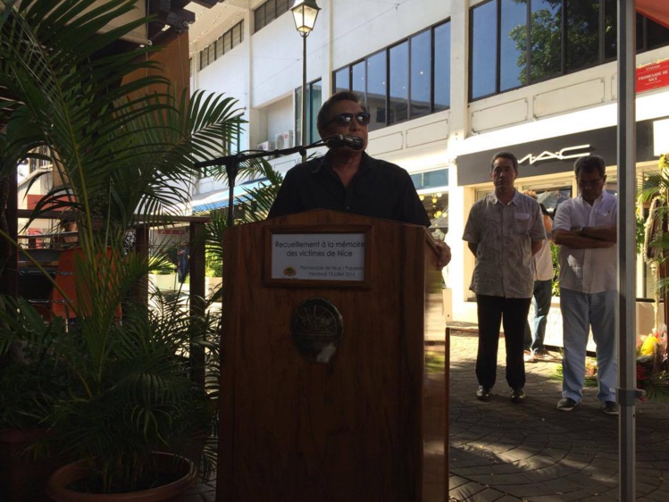 Tahiti rend hommage aux victimes de l'attentat de Nice Tahiti rend hommage aux victimes de l'attentat de Nice