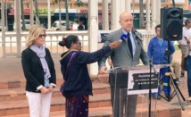 Attentat: à Nouméa, Juppé appelle "à serrer les rangs" contre "la haine"