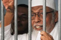 Indonésie: La justice refuse de libérer un influent imam radical de 77 ans