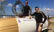 Deux ingénieurs français tentent la traversée de la Manche dans un sous-marin à pédales Deux ingénieurs français tentent la traversée de la Manche dans un sous-marin à pédales
