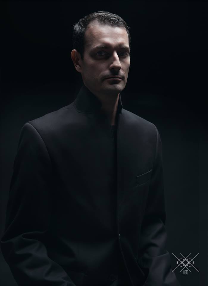 En première partie des concerts, le public polynésien retrouvera le DJ local Mr olSon.