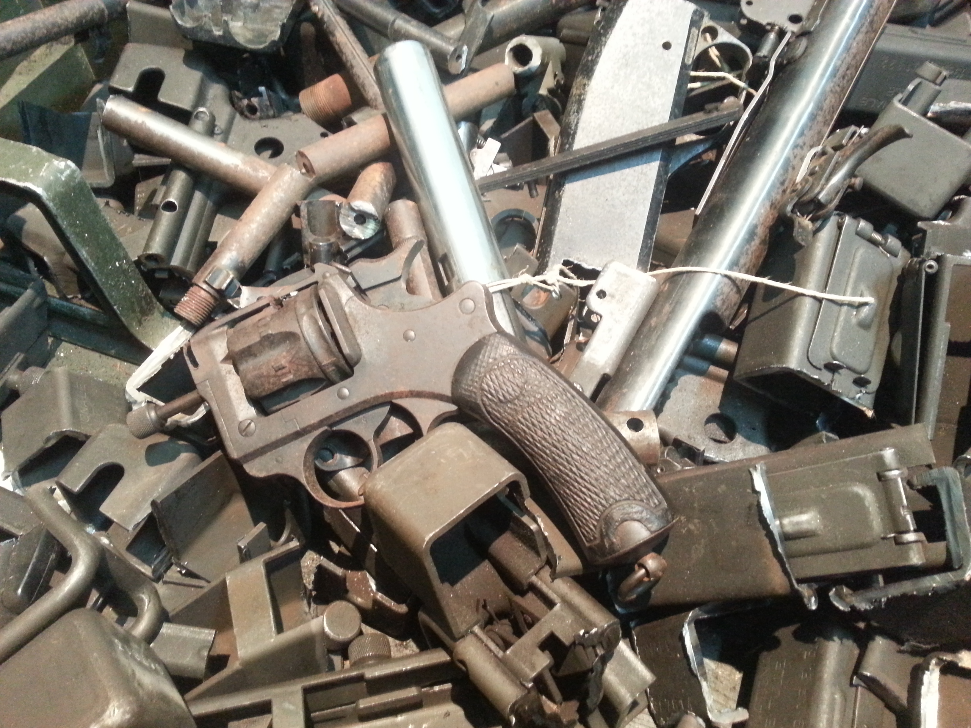 200 armes et 11 341 munitions illégales à la casse pour éviter des drames dans les foyers