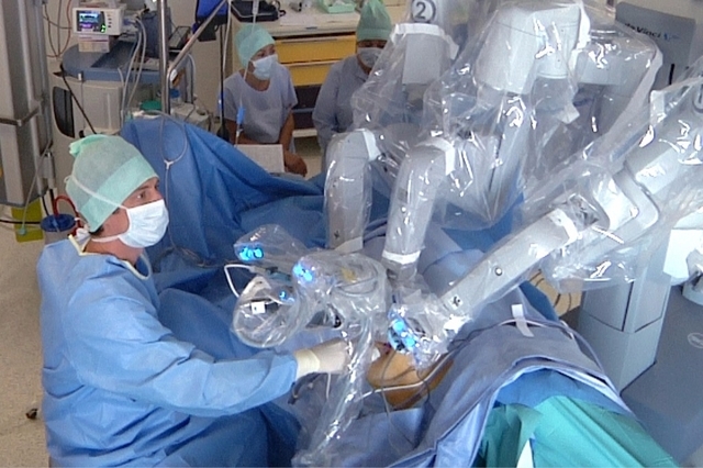 Toulouse: première greffe rénale robotique en Europe pour obèses