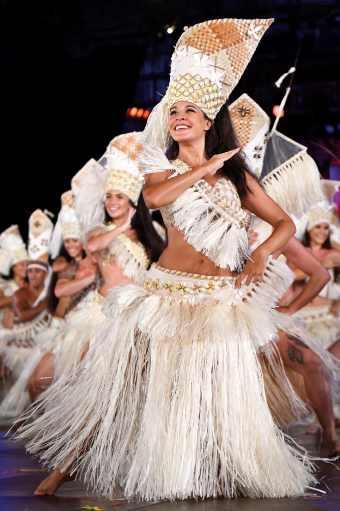 Hitireva, 1er prix en Hura tau au Heiva i Tahiti 2016, représentera les îles de la Société.