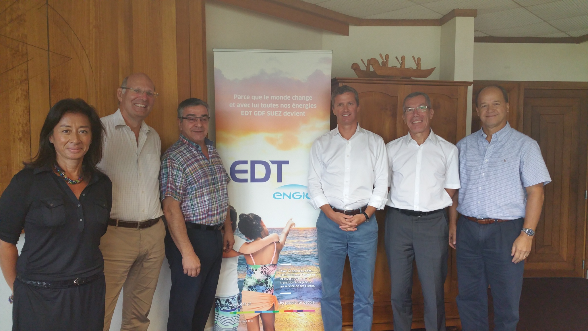 Patrice Tepellian, directeur Général de la Banque de Tahiti, Christian Carmagnole, Administrateur Directeur Général de la Banque de Polynésie, M. James Estall, directeur général de la Banque SOCREDO, en compagnie Grégoire de Chillaz, Président directeur Général d’EDT.