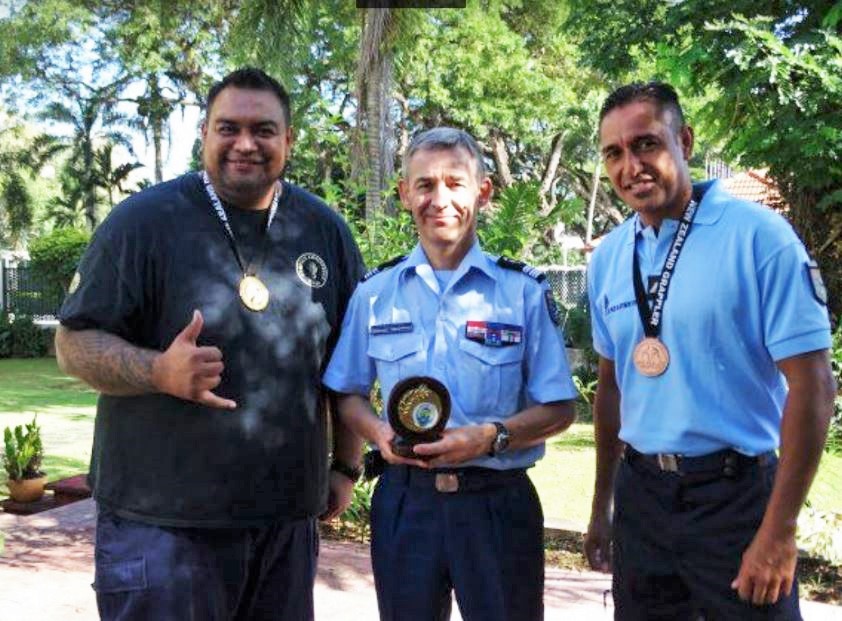 Les deux champions, gendarmes à Faa'a, ont été félicités par le colonel Pierre Caudrelier ce vendredi.