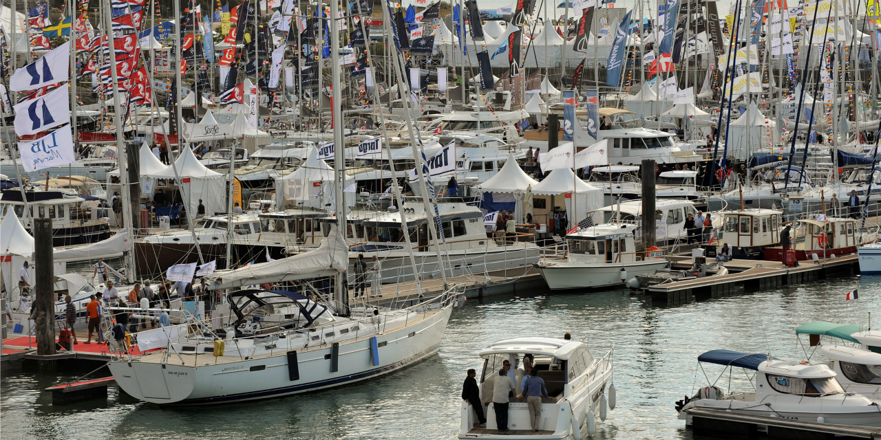 Ils volent un bateau et coulent avant même d'avoir quitté le port