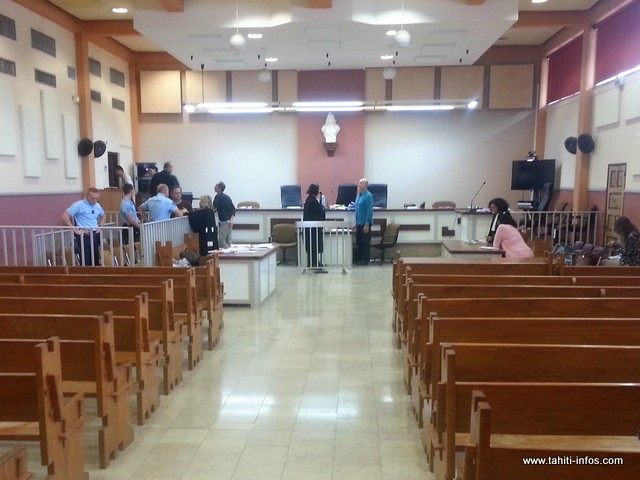 "C'est moi qui l'ai forcé, il n'était pas d'accord", a reconnu l'accusé cet après-midi depuis le box.