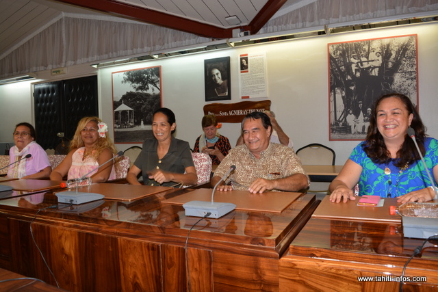 L'opposition a donné une conférence de presse à l'issue de la séance.