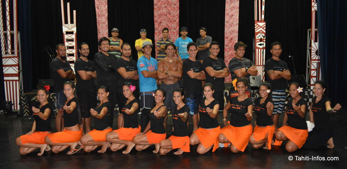 Le groupe Tahiti ia Ruru Tu Noa lors de la répétition générale avant le spectacle de lundi soir au Grand Théâtre.