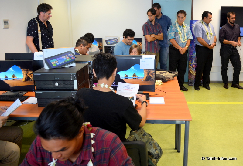 Les nouveaux padawans découvrent leur propre studio qui les accueillera pour les trois prochaines années, leurs coaches et leur premier défi.