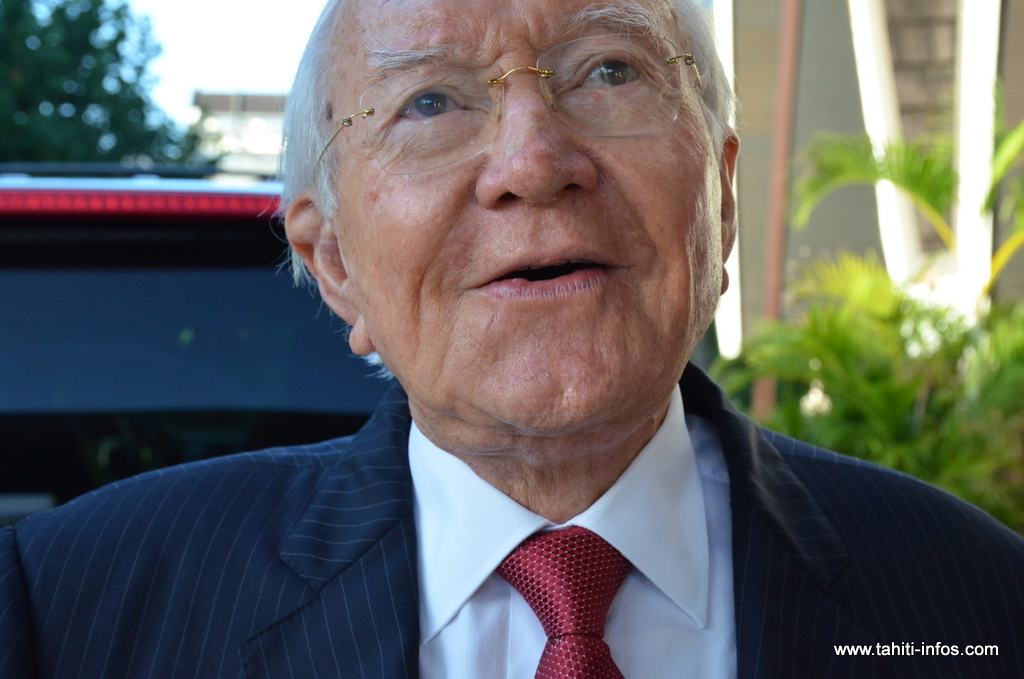 Dans cette affaire de gestion de fait, Gaston Flosse est solidairement mis en cause avec 21 personnes pour près de 231,5 millions Fcfp de débets, assortis de près de 20 millions de peines d’amendes.