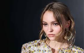 Lily-Rose Depp veut "prendre son temps" dans sa carrière d'actrice