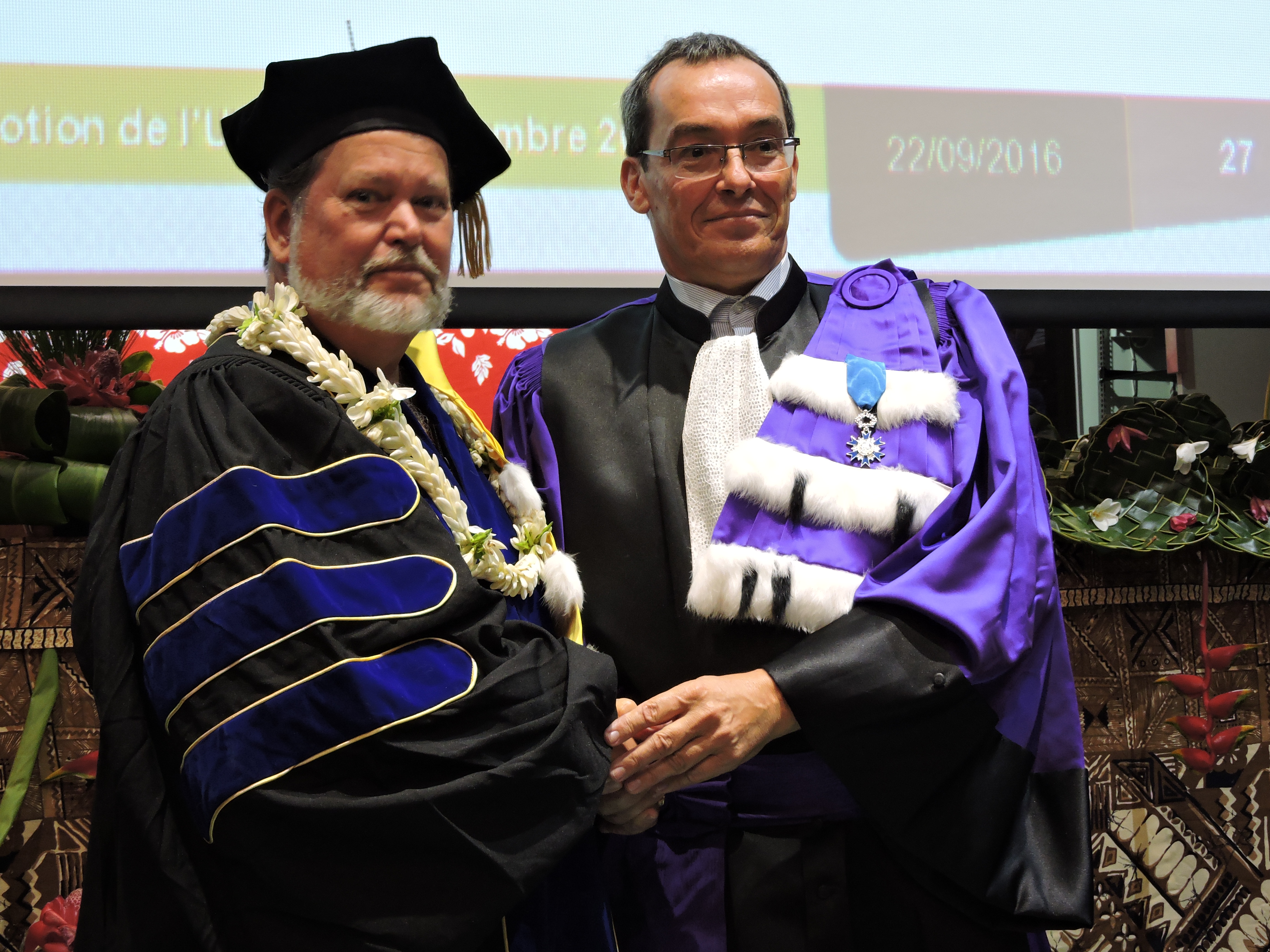 Patrick V. Kirch est depuis 20 ans un partenaire fidèle de l’Université de Polynésie. Il a participé à l’encadrement et aux jurys de plusieurs doctorants en anthropologie et en archéologie et animé plusieurs conférences sur le campus.