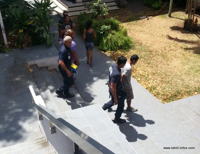 Les deux jeunes ont quitté le palais de justice pour la maison d'arrêt de Nuutania ce vendredi.