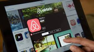 Airbnb a reversé 5,5 millions d'euros de taxe de séjour en un an à la Mairie de Paris