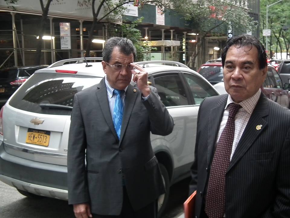 Edouard Fritch et Manuel Terai, son conseiller spécial en charge des affaires internationales.