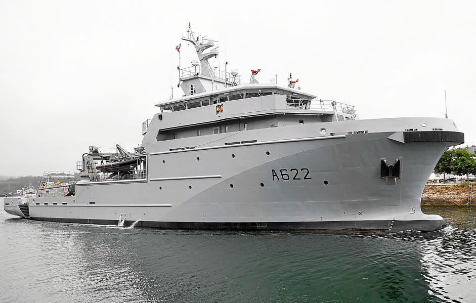 Le bâtiment multi-missions Bougainville en route pour Papeete