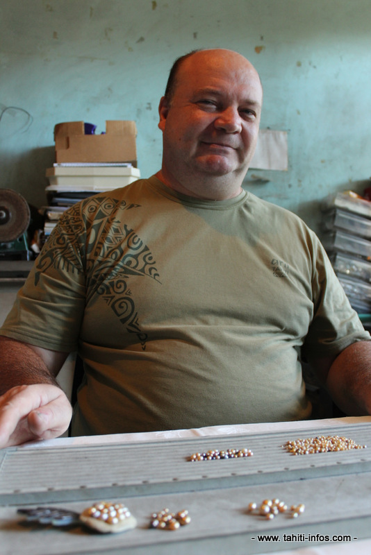 François Ferrandon est né en 1963 à Montluçon, dans le département de l'Allier, en métropole.