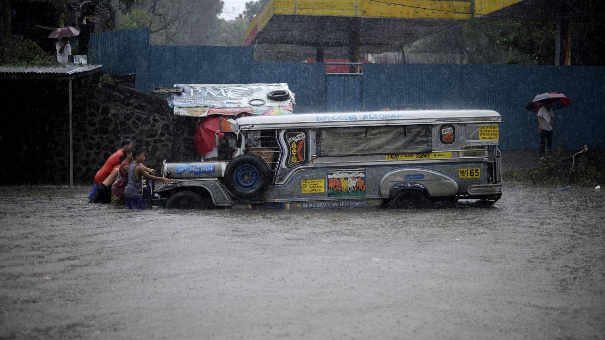 Les Philippines affrontent un typhon particulièrement redouté