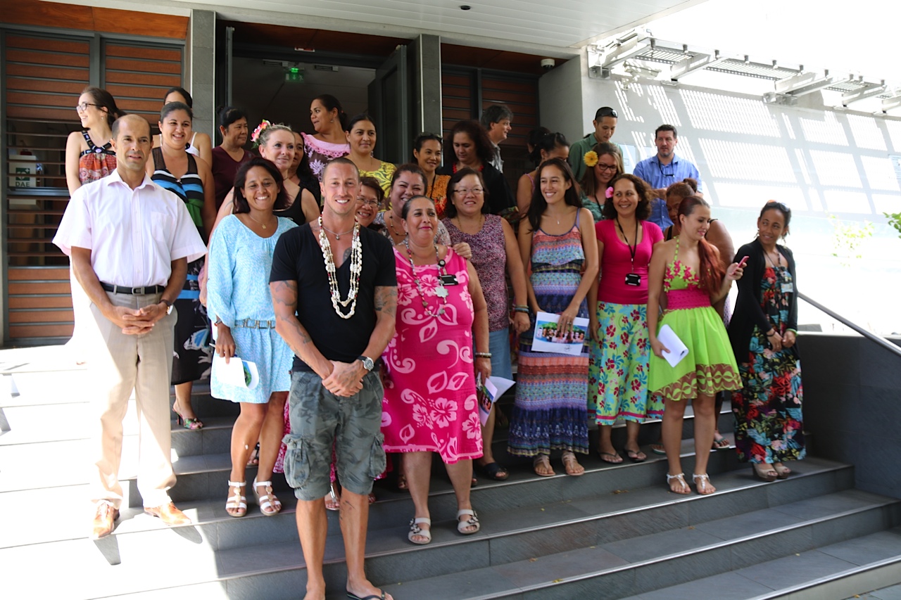 Dernières dédicaces avant le départ pour les nageurs du Tahiti swimming experience