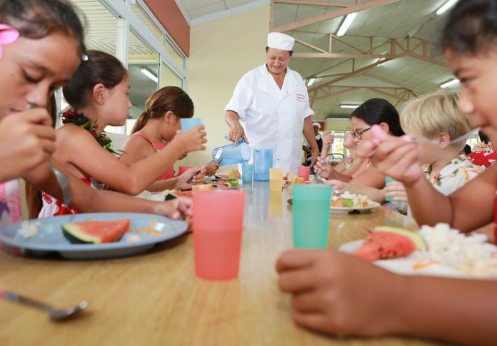 995 enfants sont actuellement inscrits à la cantine scolaire de Papara, sur les 1 361 que compte la commune. (Photo G. Le Bacon)