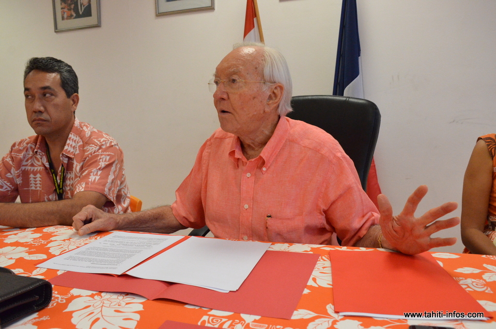 Gaston Flosse : "Nous voterons pour le candidat qui sera élu par les Républicains. C’est ça l’association. Si Juppé sort vainqueur nous ferons campagne et nous voterons pour lui après. Si c’est autre, il en ira de même".